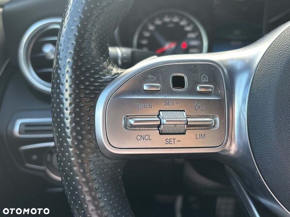 Mercedes-Benz Klasa C 300 4MATIC 9G-TRONIC - 26