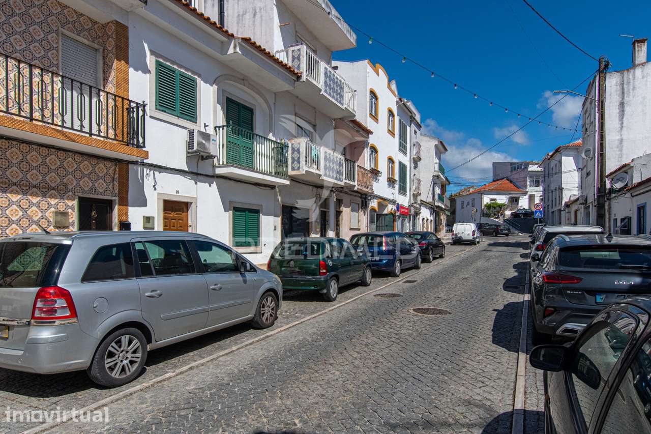 MORADIA NO CENTRO DE AZAMBUJA - Grande imagem: 2/14