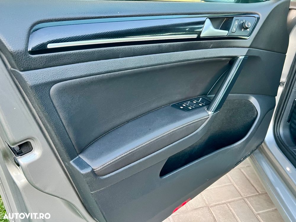 Volkswagen Golf 1.4 TSI BMT Highline - 35