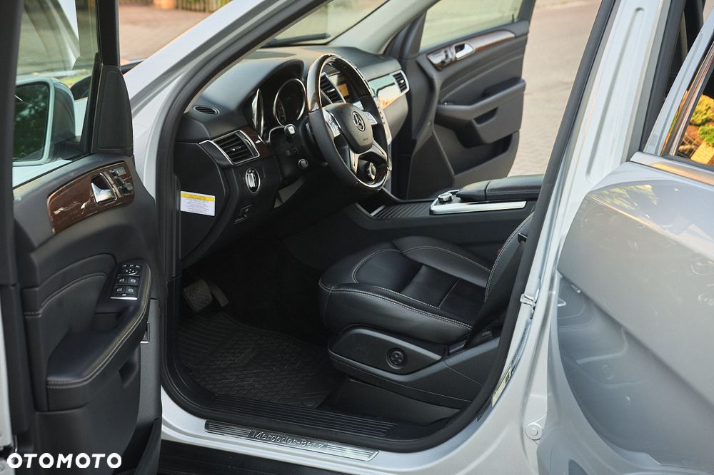Mercedes-Benz ML 350 4Matic 7G-TRONIC - 24