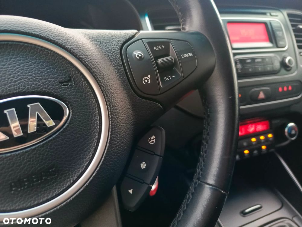 Kia Carens 1.6 GDI M - 19