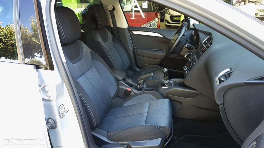 Citroën C4 HDi 90 Selection - 12