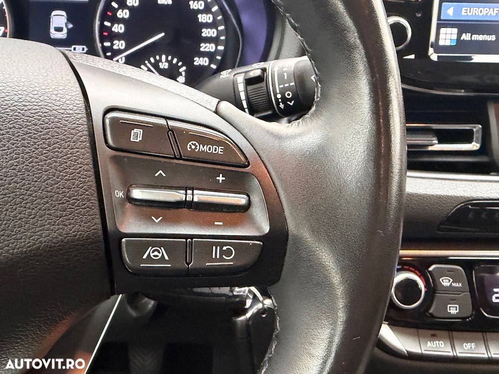 Hyundai i30 1.5 T-GDI 160CP MHEV 5DR M/T Highway - 14