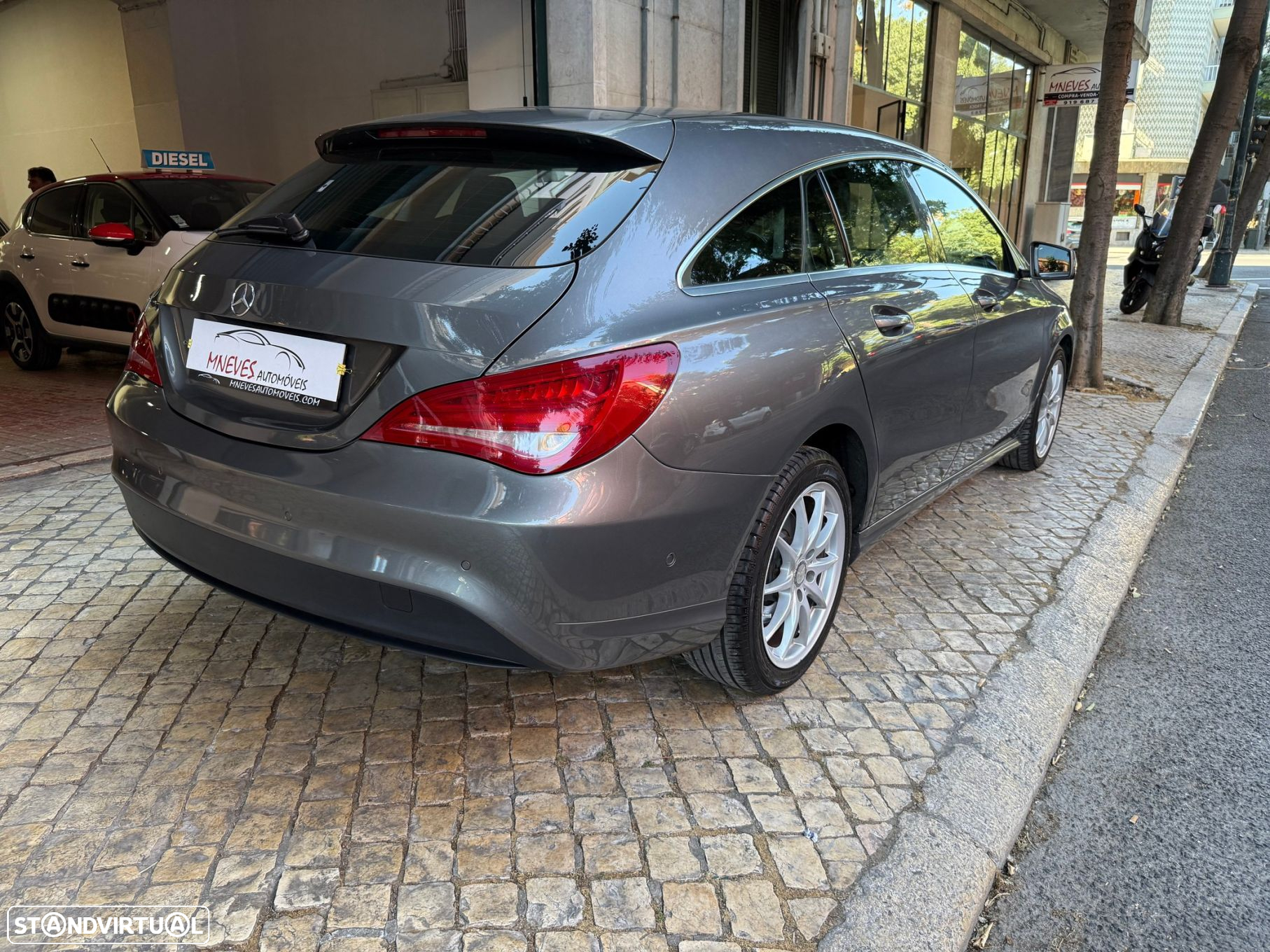 Mercedes-Benz CLA 180 d Shooting Brake - 3