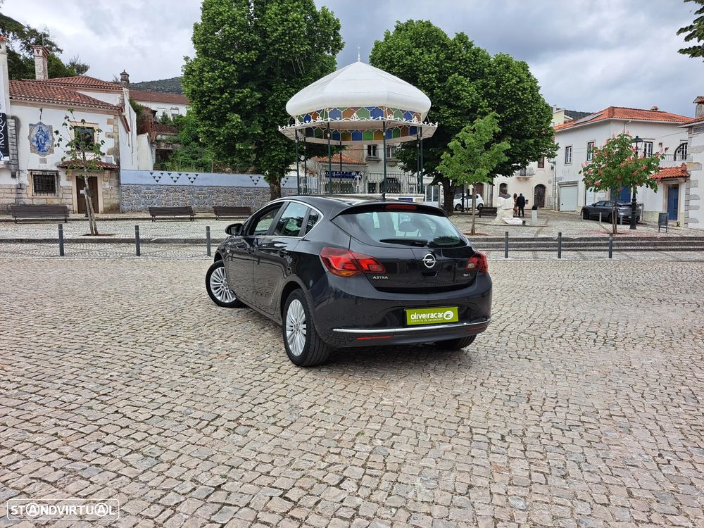 Opel Astra 1.6 CDTI Executive S/S J18 - 23