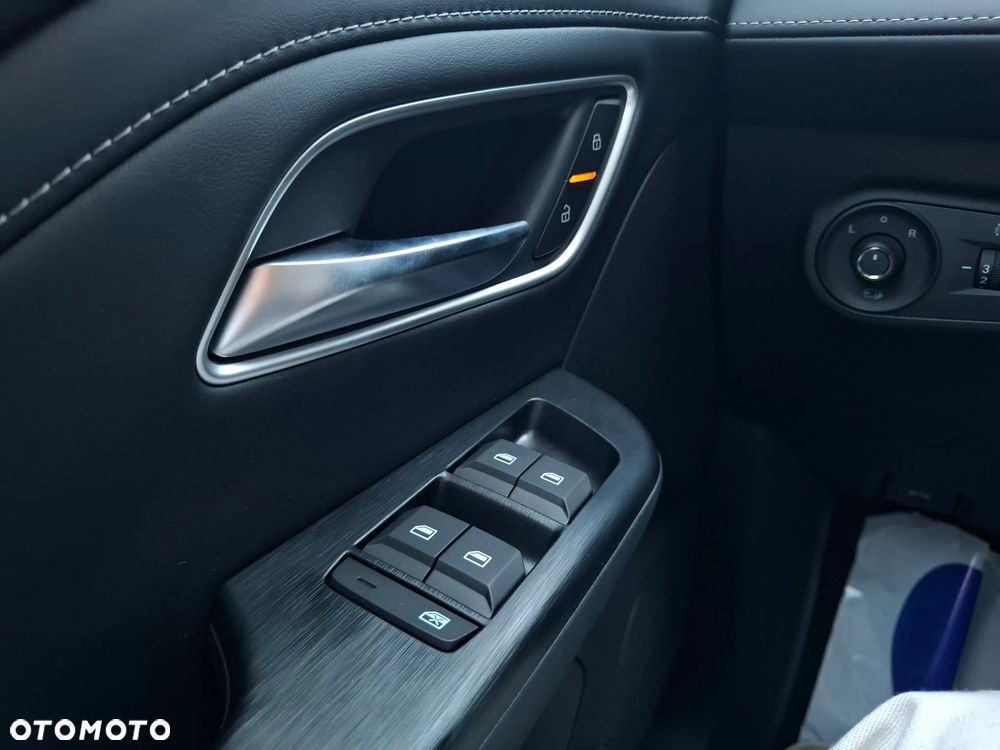 MG ZS Hybrid+ - 20