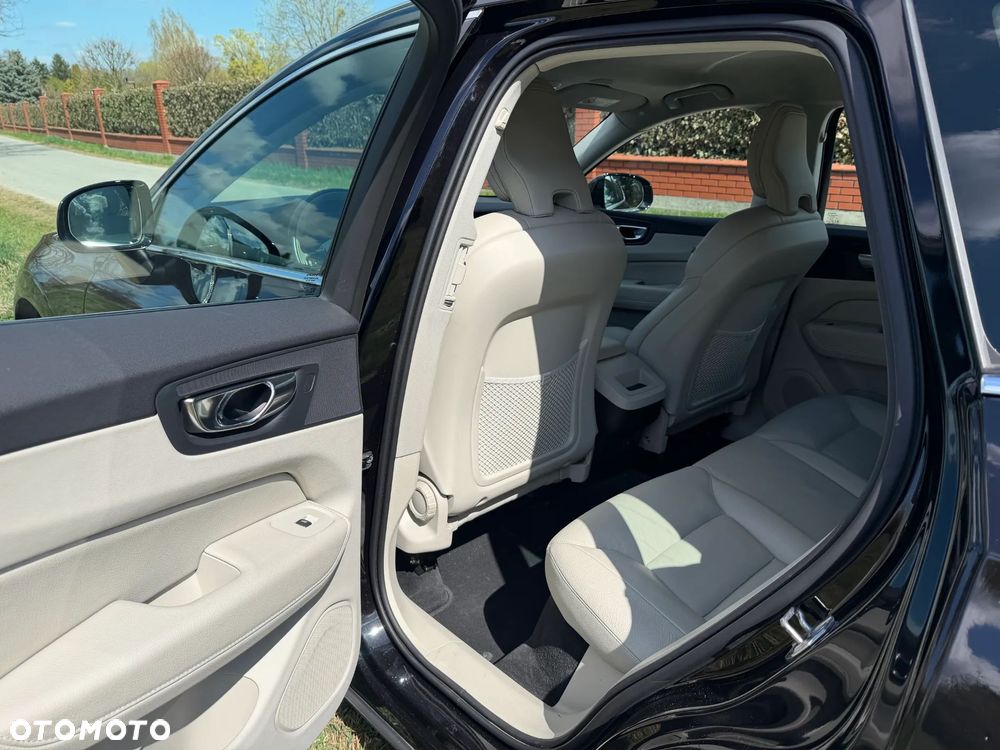 Volvo XC 60 D4 Momentum Pro - 9