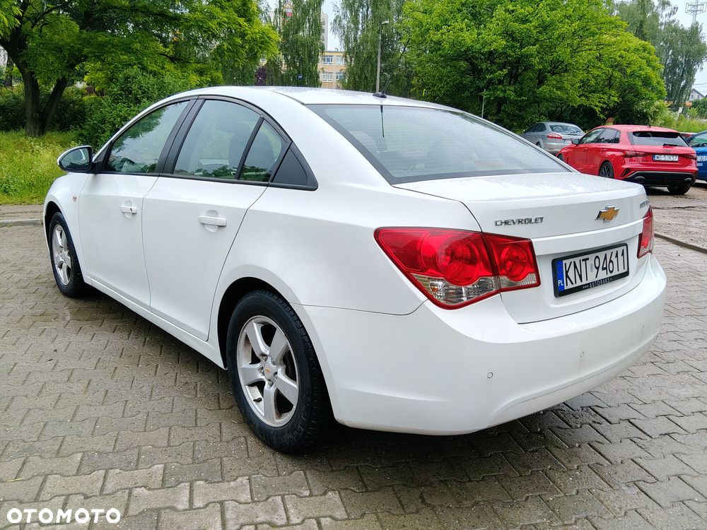 Chevrolet Cruze 1.8 LS - 5