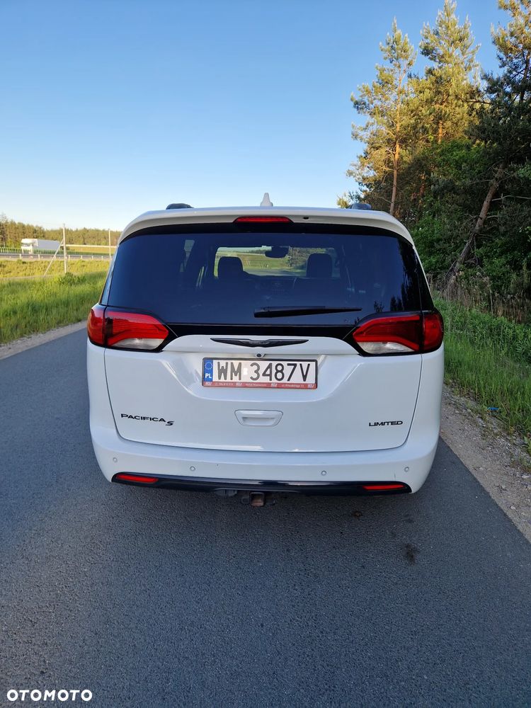 Chrysler Pacifica - 30