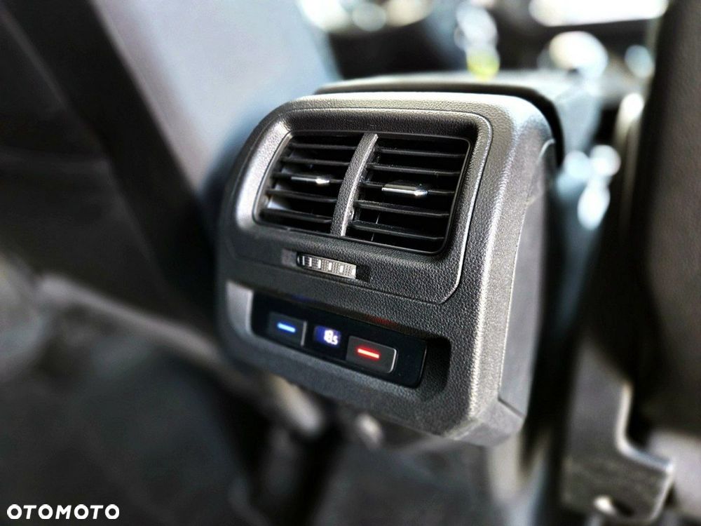 Volkswagen Touran - 20