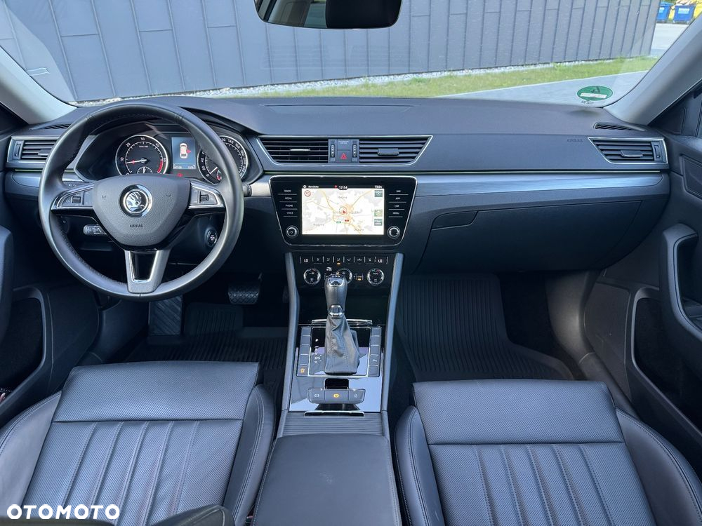 Skoda Superb 2.0 TDI DSG Premium Edition - 14