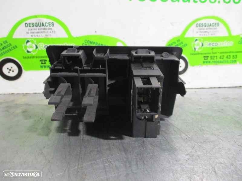 COMANDO LUZES TABLIER RENAULT CLIO III 2012 -8200379685 - 4