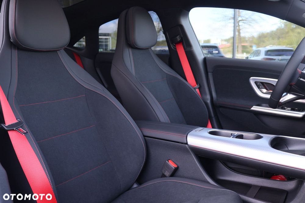 Mercedes-Benz CLA - 11