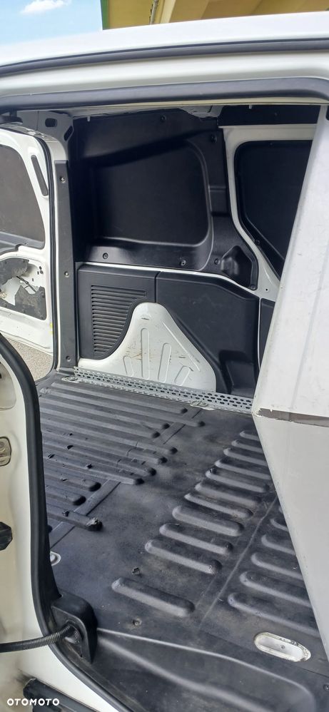 Peugeot Partner - 11