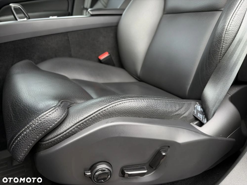 Volvo XC 60 B4 B Plus Bright - 12