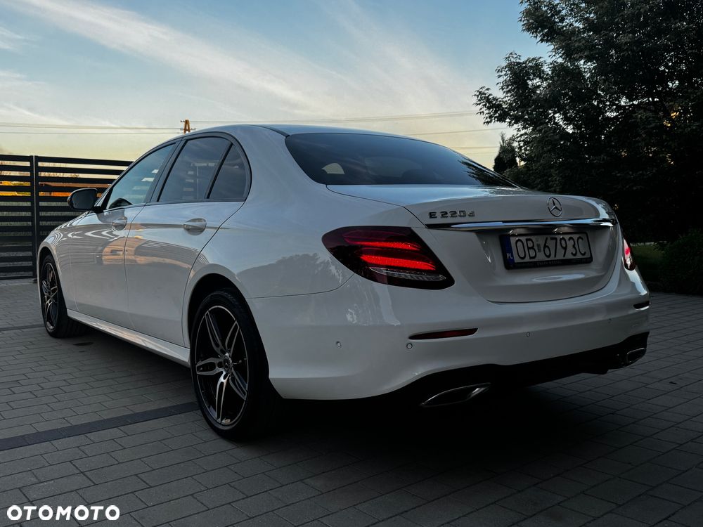 Mercedes-Benz Klasa E 220 d 4-Matic 9G-TRONIC - 12