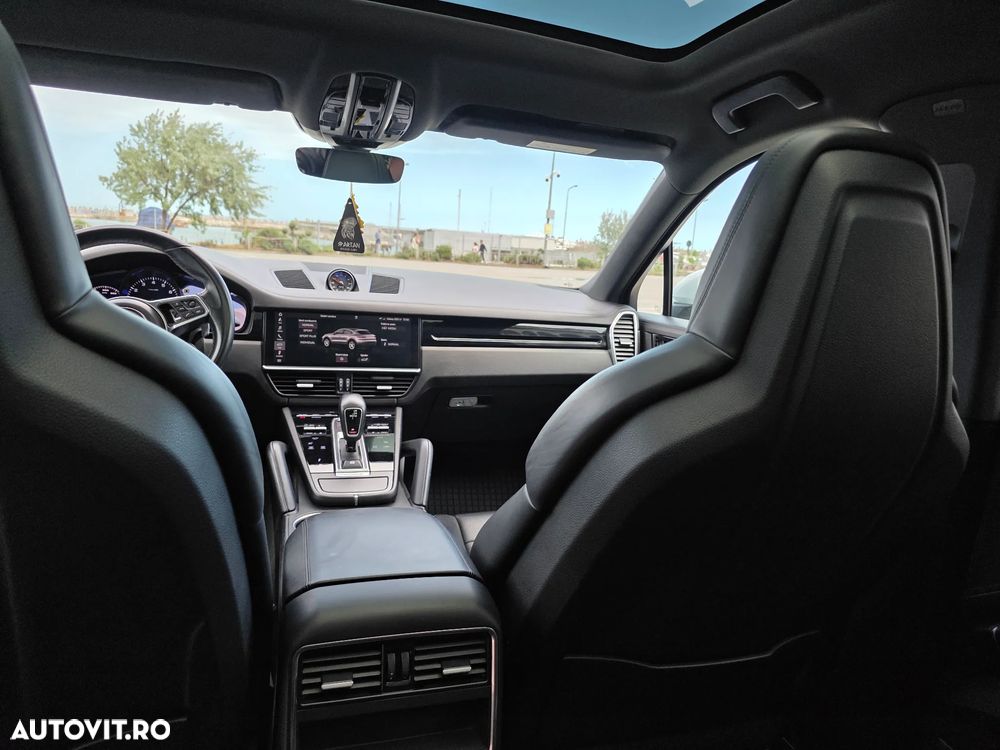 Porsche Cayenne Standard - 6