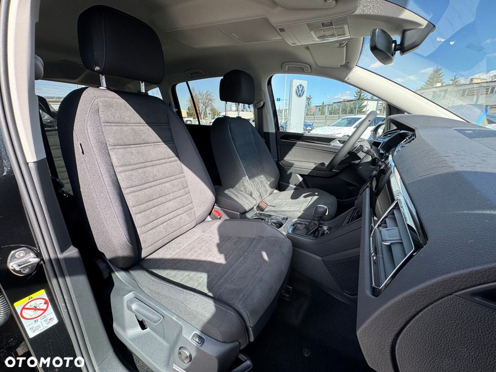 Volkswagen Touran - 9