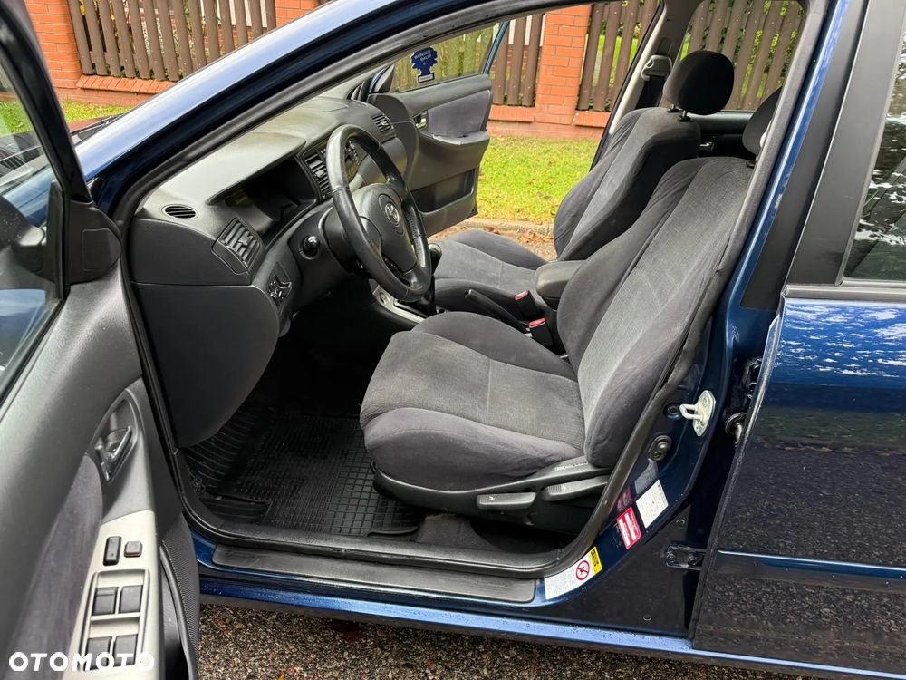 Toyota Corolla - 12