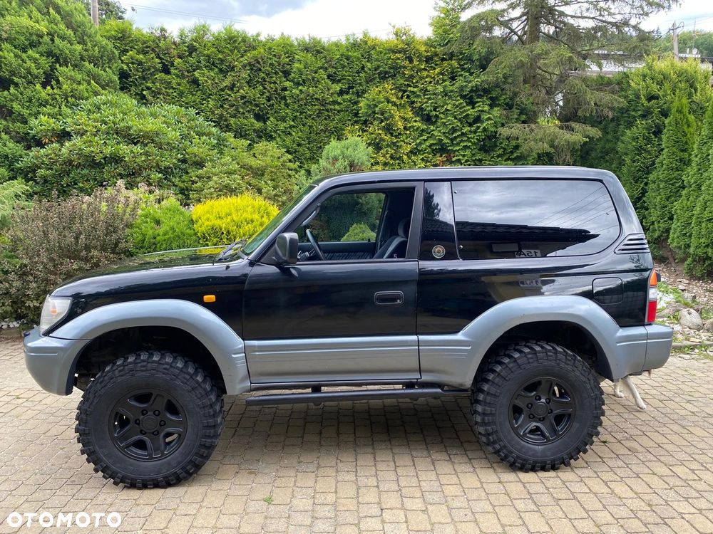 Toyota Land Cruiser - 22