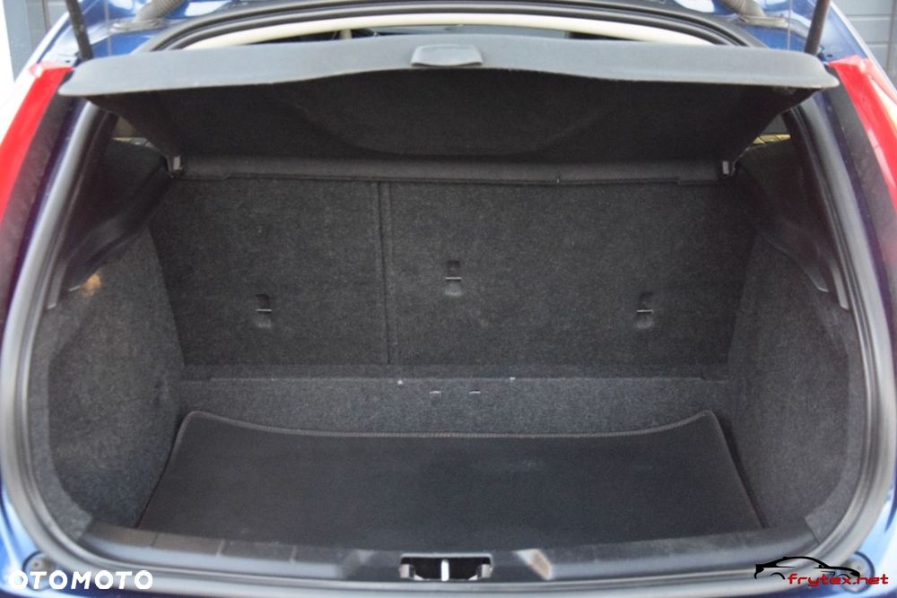 Volvo V40 - 23