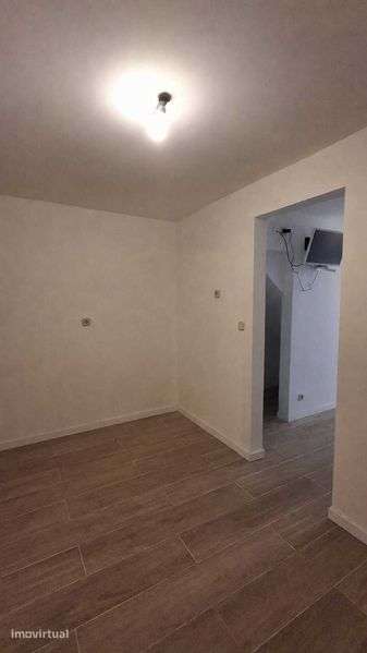 Apartamento T1 completo totalmente renovado - Grande imagem: 4/8