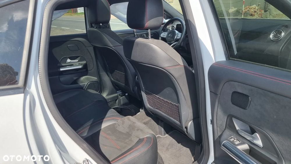 Mercedes-Benz GLA 250 e 8G-DCT AMG Line - 23
