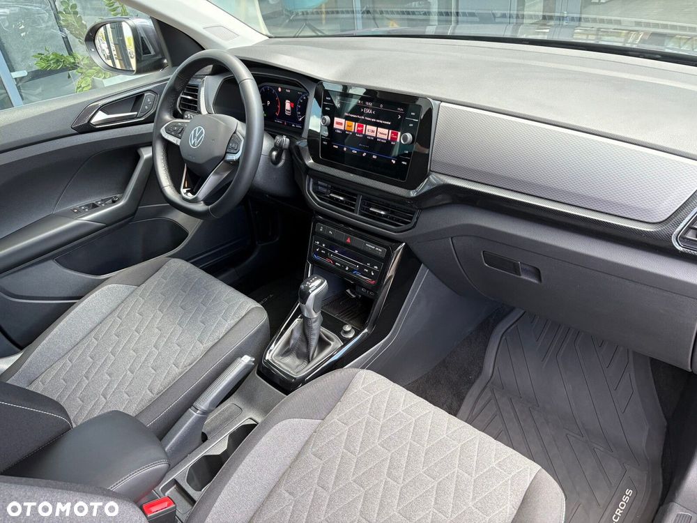 Volkswagen T-Cross - 17