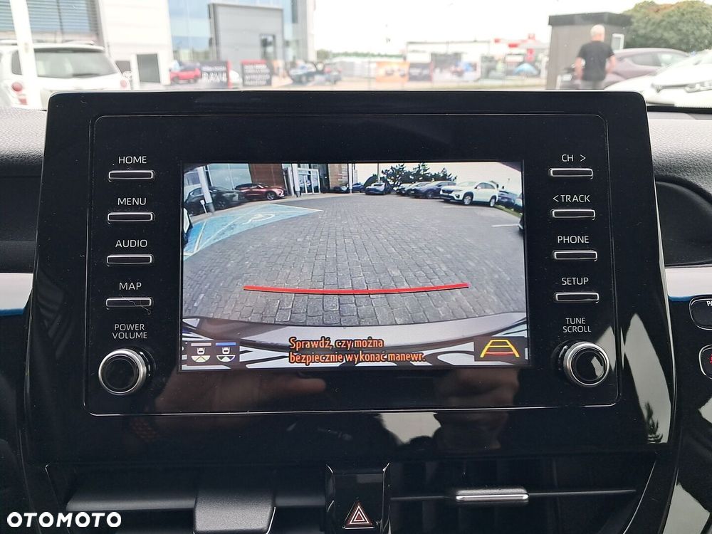 Toyota Camry 2.5 Hybrid Comfort CVT - 28