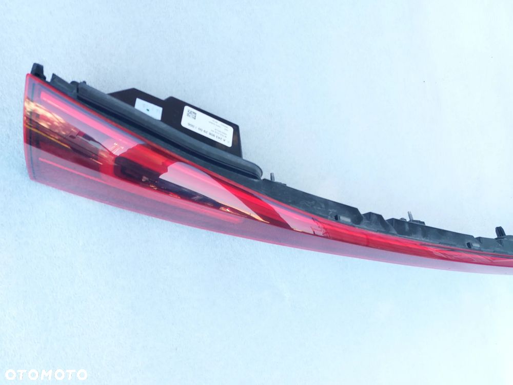 MERCEDES EQA A2439062900 LAMPA Z KLAPY - 3