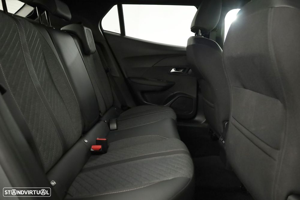 Peugeot 2008 1.2 Hybrid Allure e-DCS6 - 22