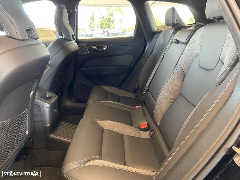 Volvo XC 60 2.0 T6 PHEV Black Edition AWD - 14