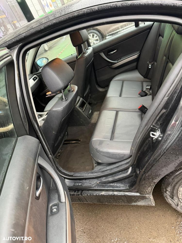 BMW Seria 3 318d - 3