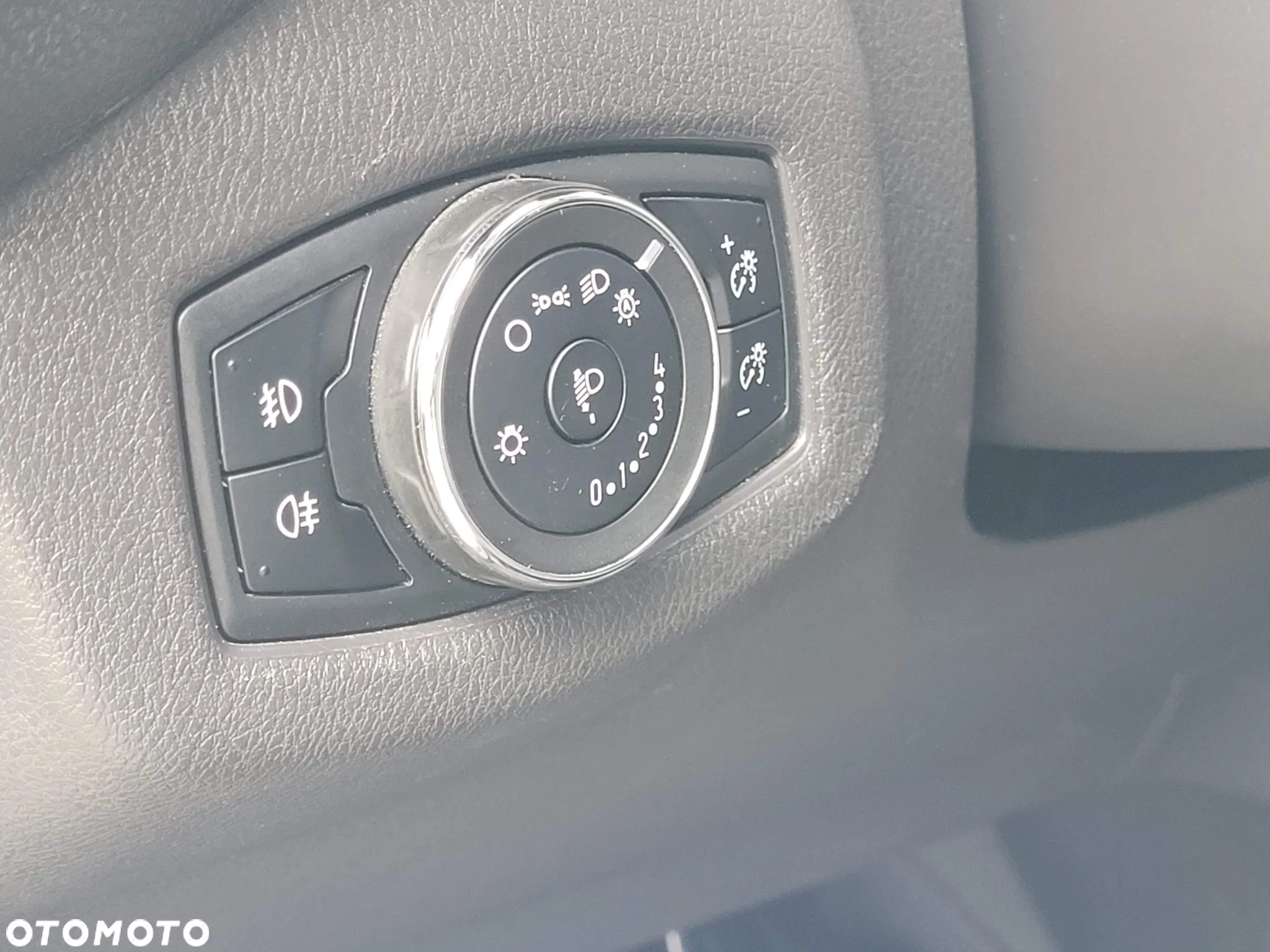 Ford Transit Connect - 14