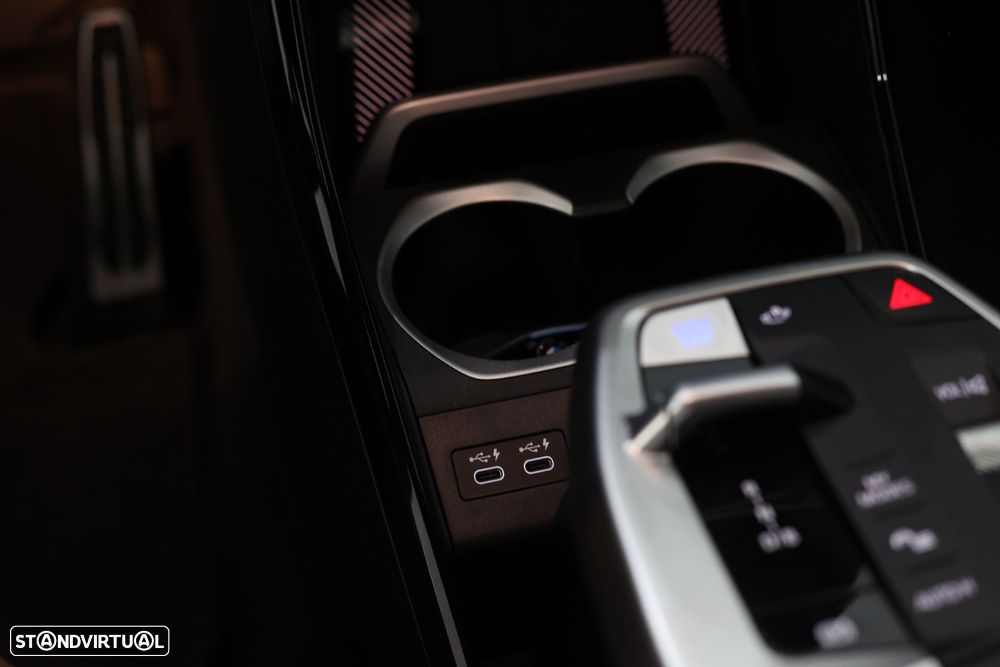 BMW iX1 xDrive30 Pack Desportivo M - 6