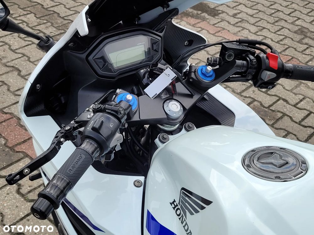 Honda CBR - 9