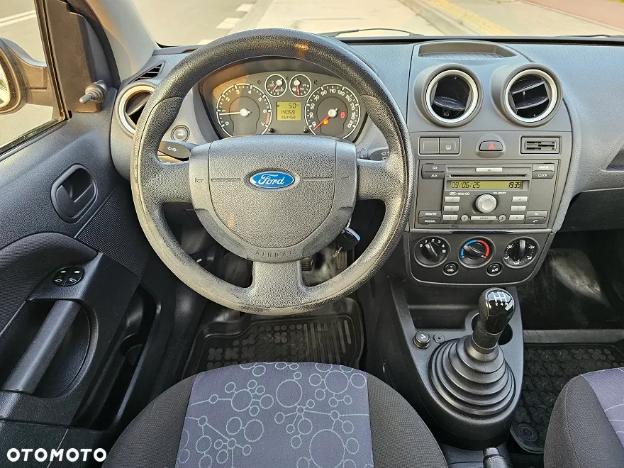 Ford Fiesta 1.3 Ambiente - 21
