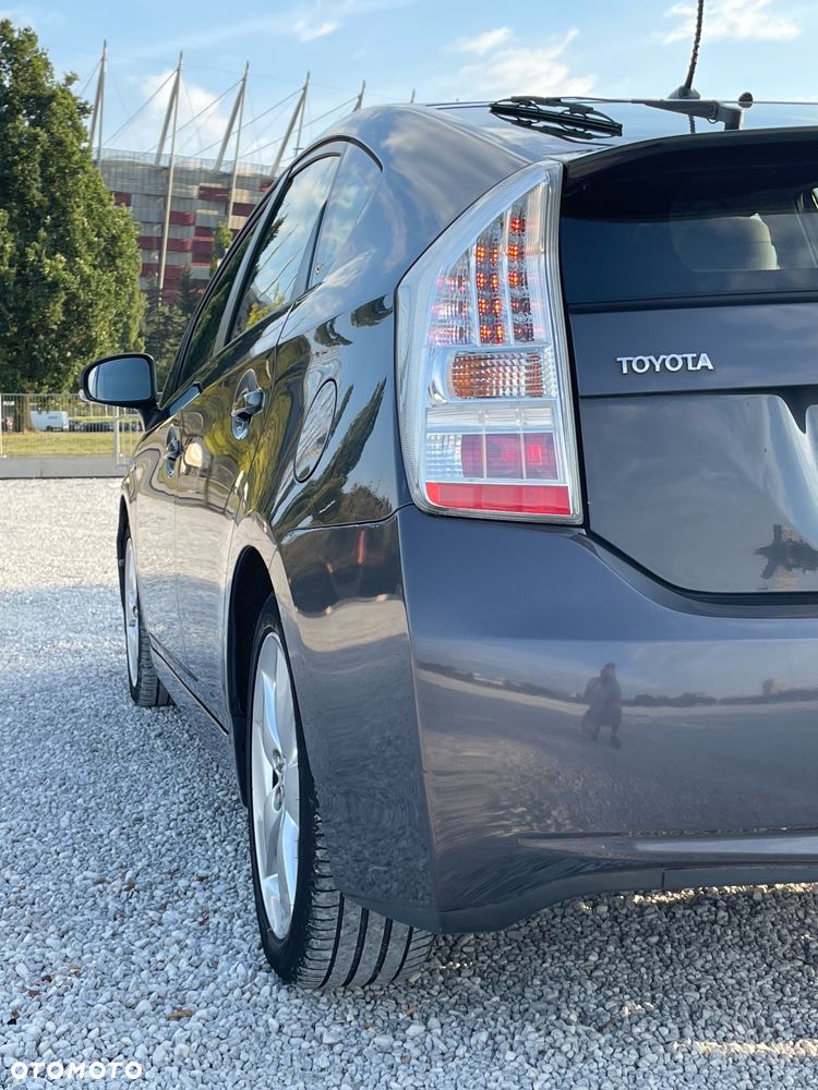 Toyota Prius (Hybrid) Comfort - 13