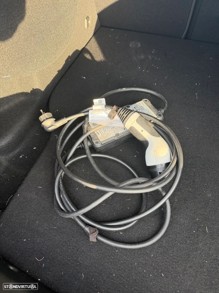 Mercedes-Benz CLA 250 e 8G-DCT AMG Line - 17