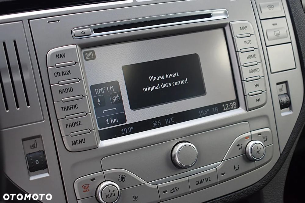 Ford Kuga 2.0 TDCi 2x4 Titanium - 33