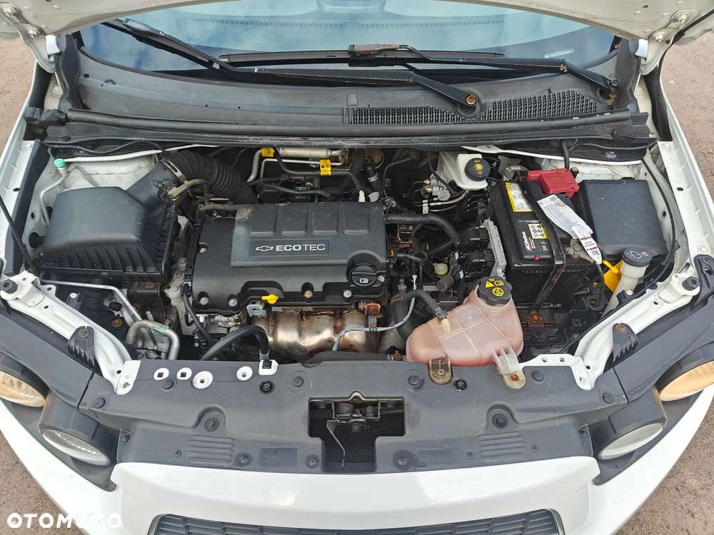 Chevrolet Aveo 1.2 LT - 14