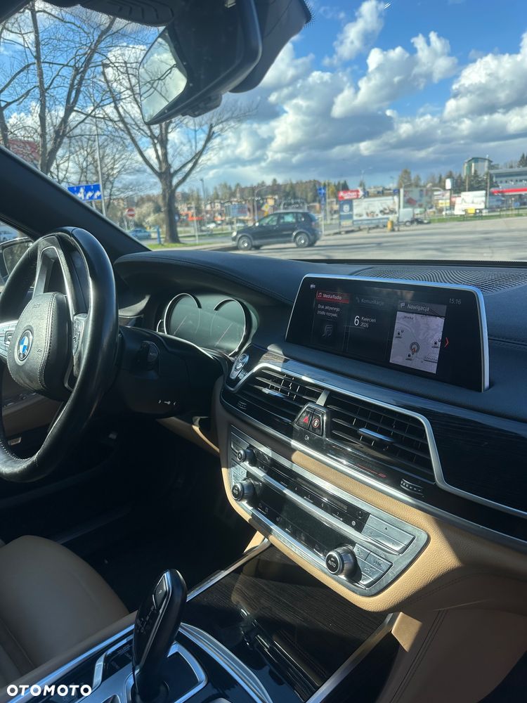 BMW Seria 7 740Li - 18