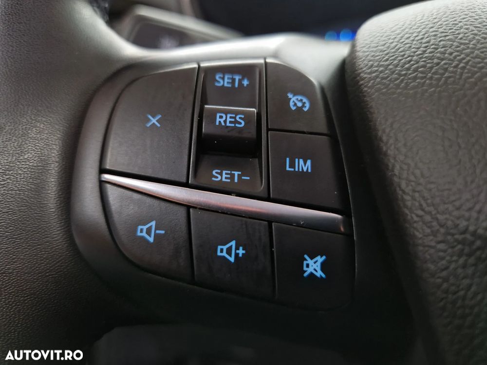 Ford Kuga 2.5 Duratec FHEV 4x4 TITANIUM - 21