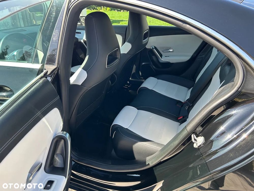 Mercedes-Benz CLA 200 7G-DCT Edition AMG Line - 30