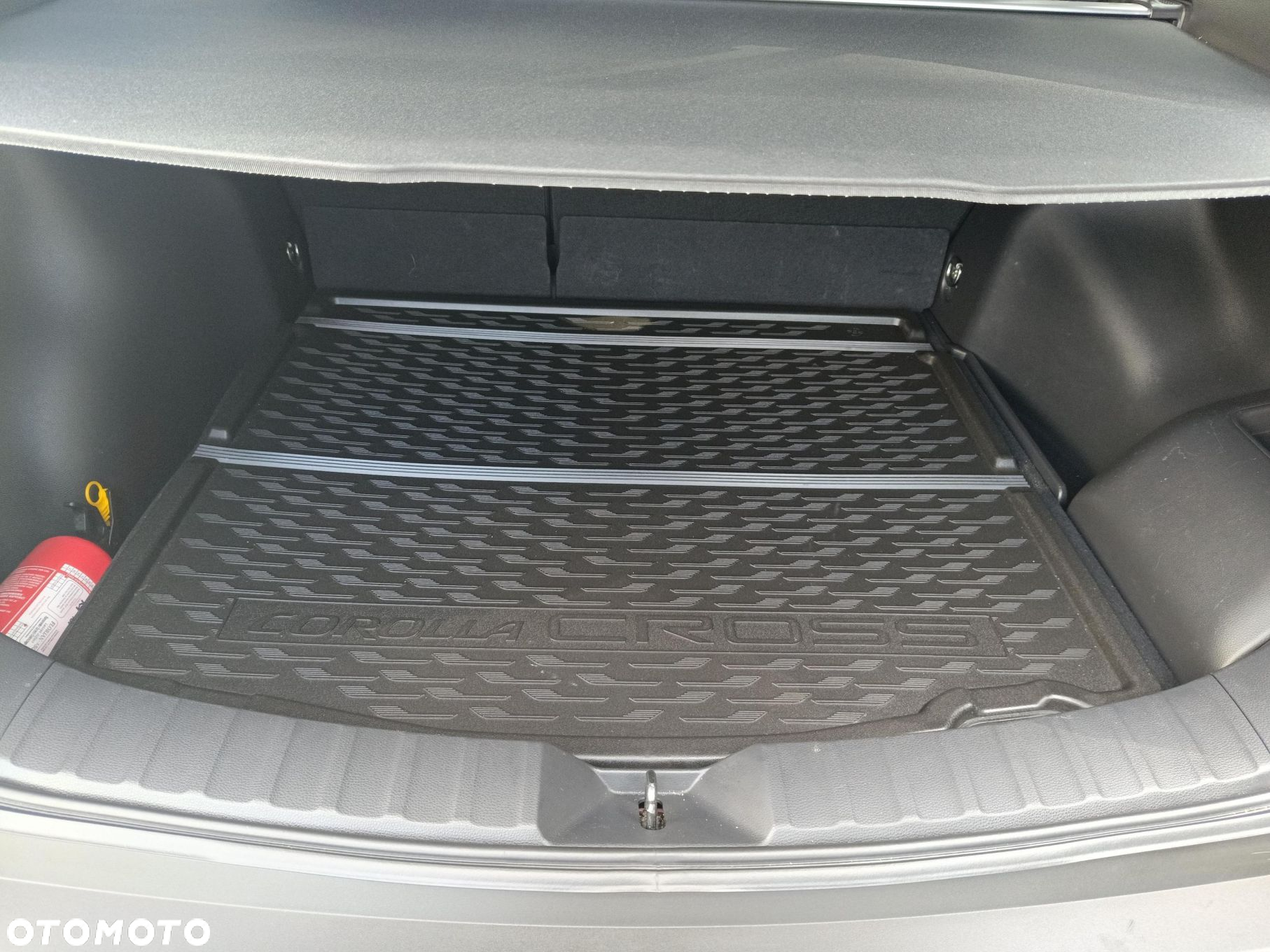 Toyota Corolla Cross 2.0 Hybrid Executive AWD - 13