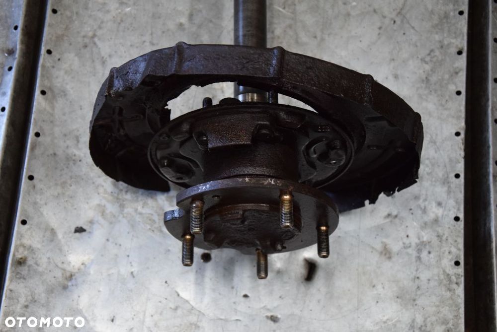 KIA SORENTO 2.5 CRDI PÓŁOŚ  PRAWA TYŁ - 9