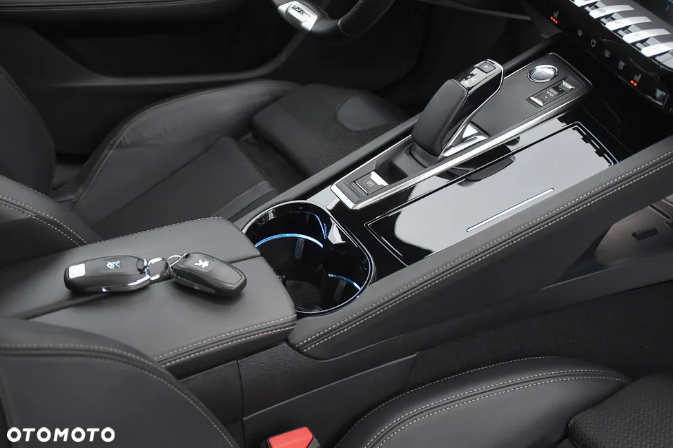 Peugeot 508 Plug-In Hybrid 225 e-EAT8 GT Pack - 27