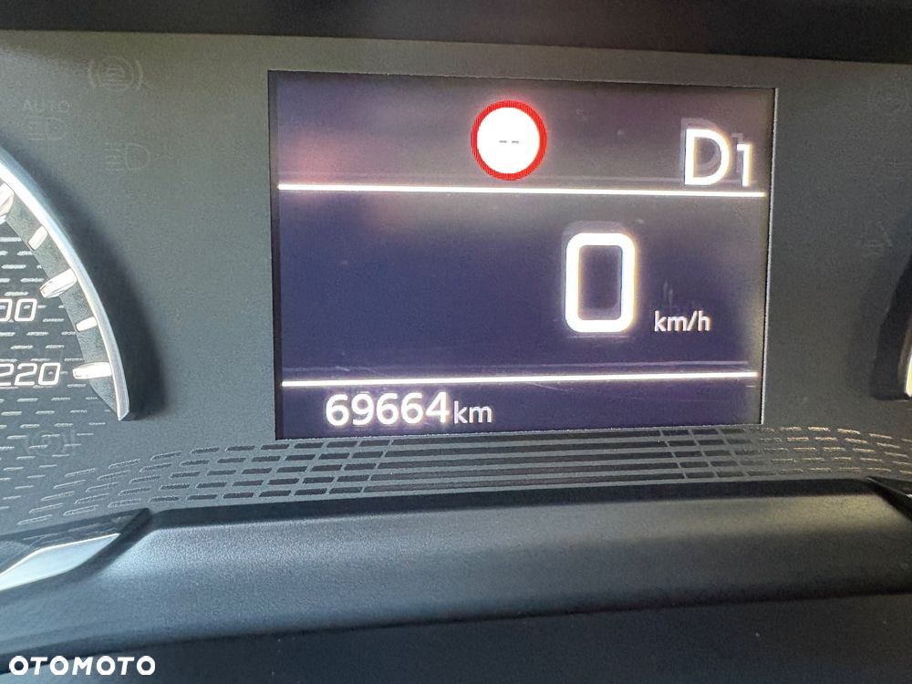 Peugeot 208 - 23