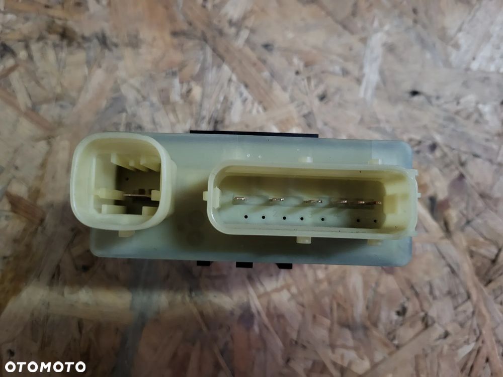 Moduł przekaźnik wentylatora Citroen C4 Picasso II 1.6 E HDI - 3