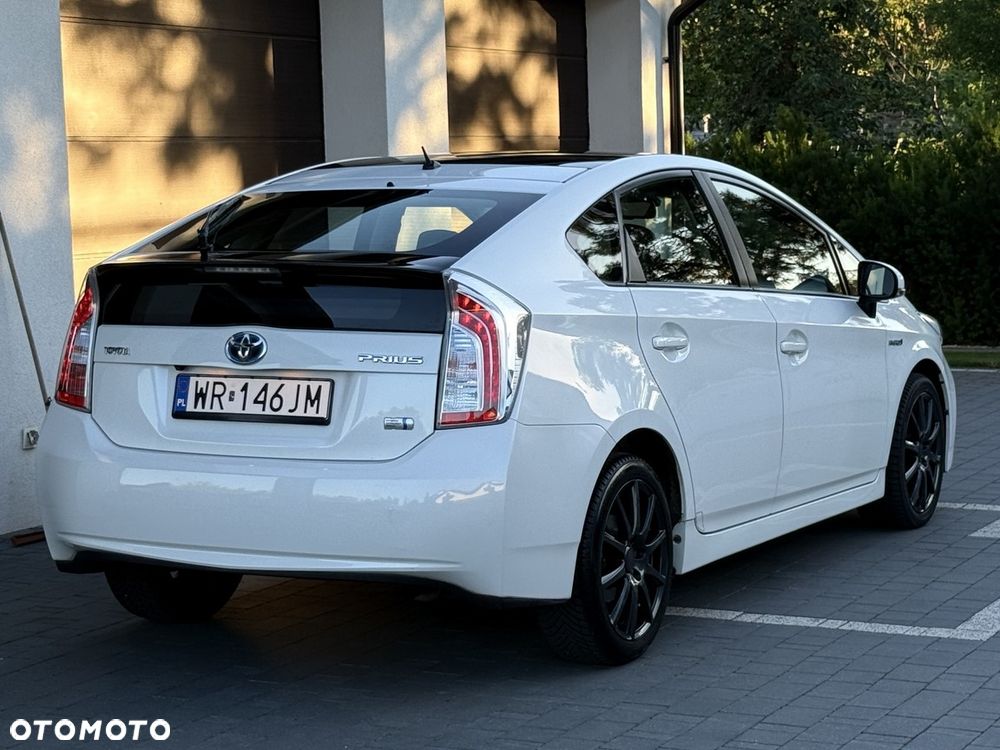 Toyota Prius (Hybrid) Executive - 7